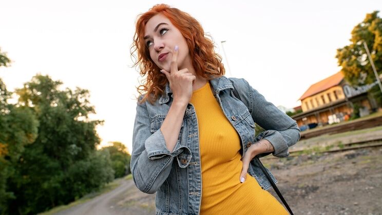 [PublicAgent] - Outdoor Obsession: Redhead's Dirty Walk - Martin Gun - Cherry Candle