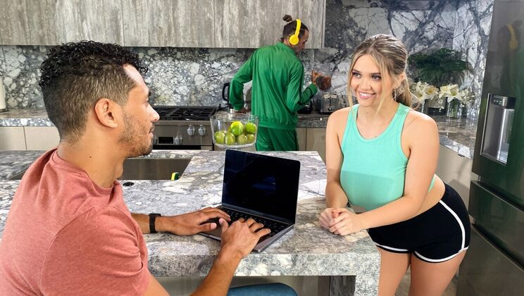 [CrazyCollegeGFs] - Big Natural Tits and Pussy Licking in the Kitchen - Alex Jones - Angie Faith